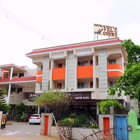 Hotel Vels Court Пални Екстериор снимка