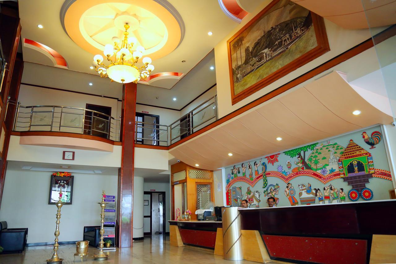 Hotel Vels Court Пални Екстериор снимка