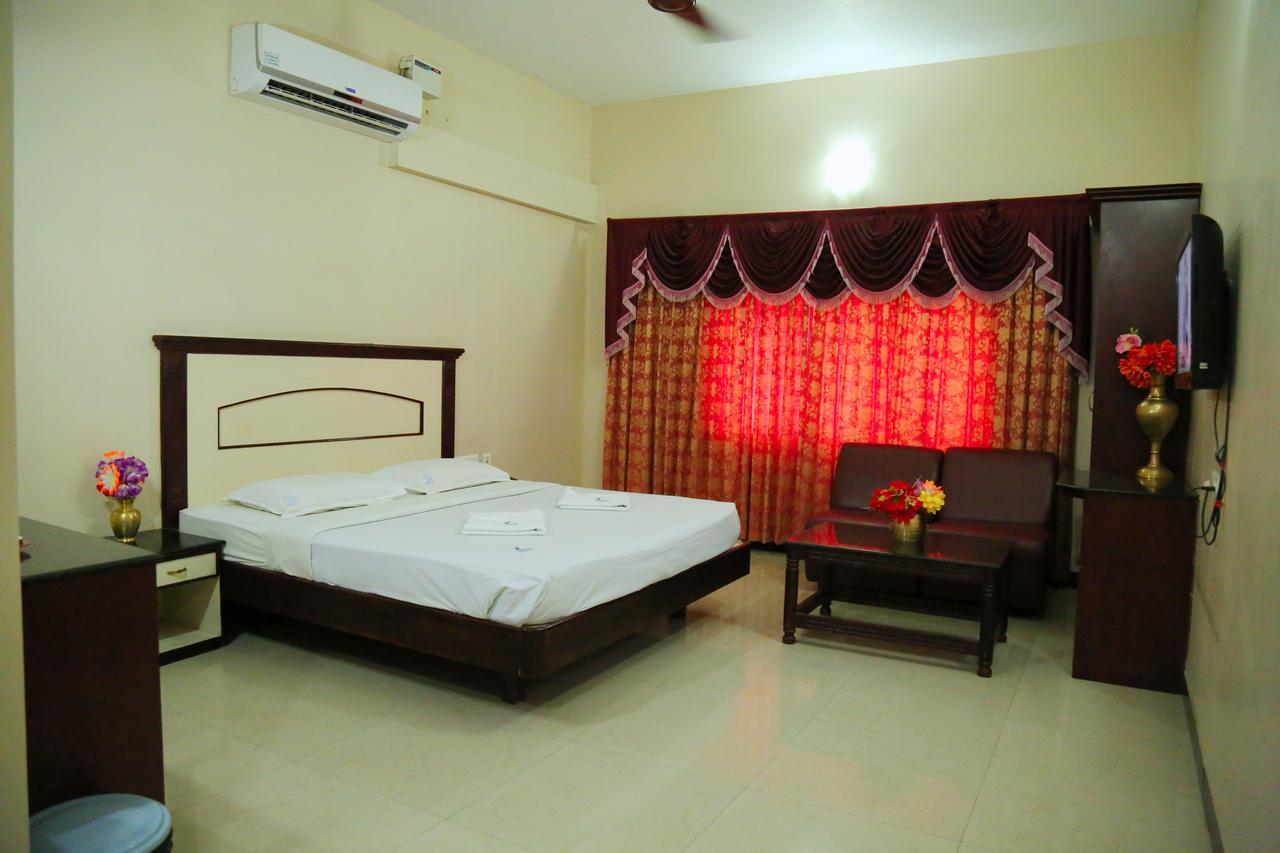 Hotel Vels Court Пални Екстериор снимка