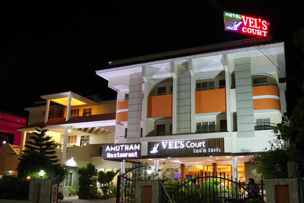 Hotel Vels Court Пални Екстериор снимка
