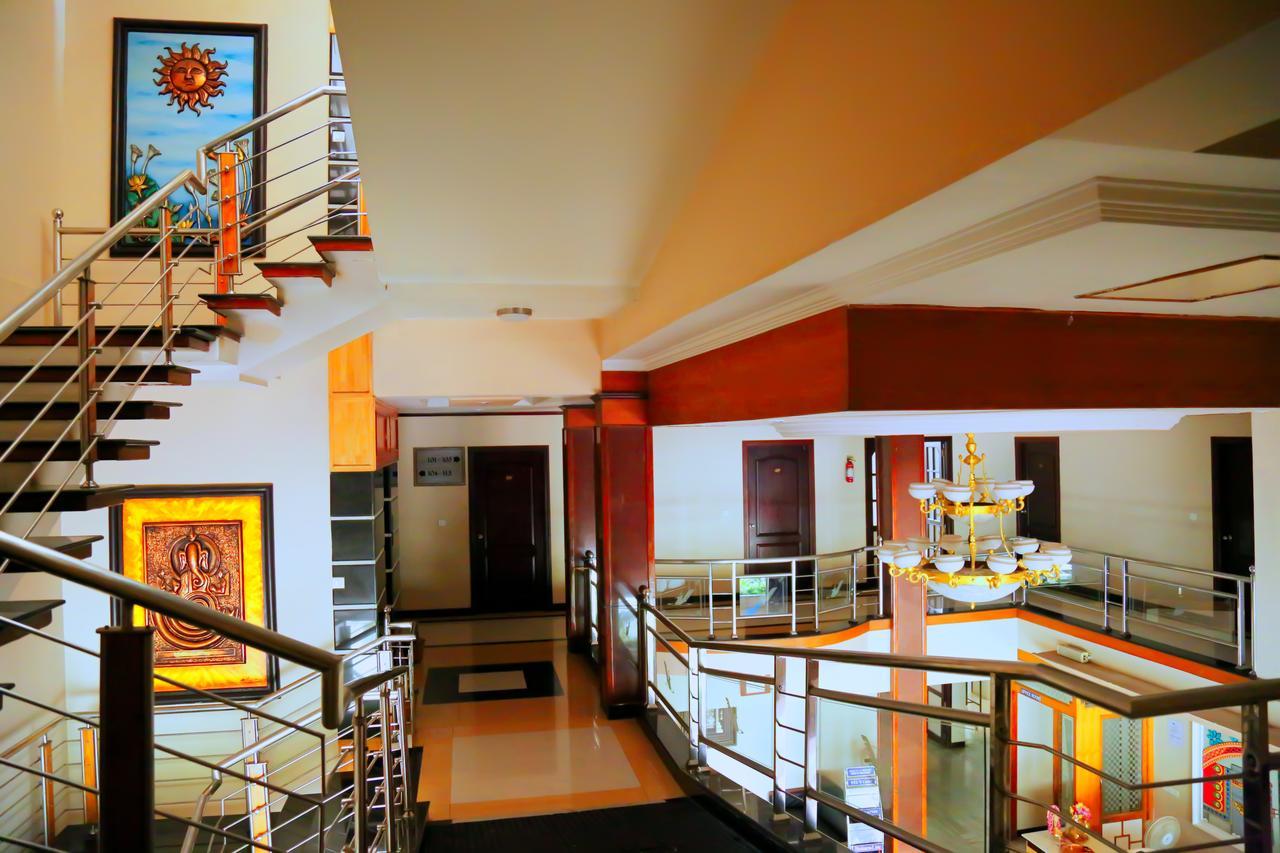 Hotel Vels Court Пални Екстериор снимка