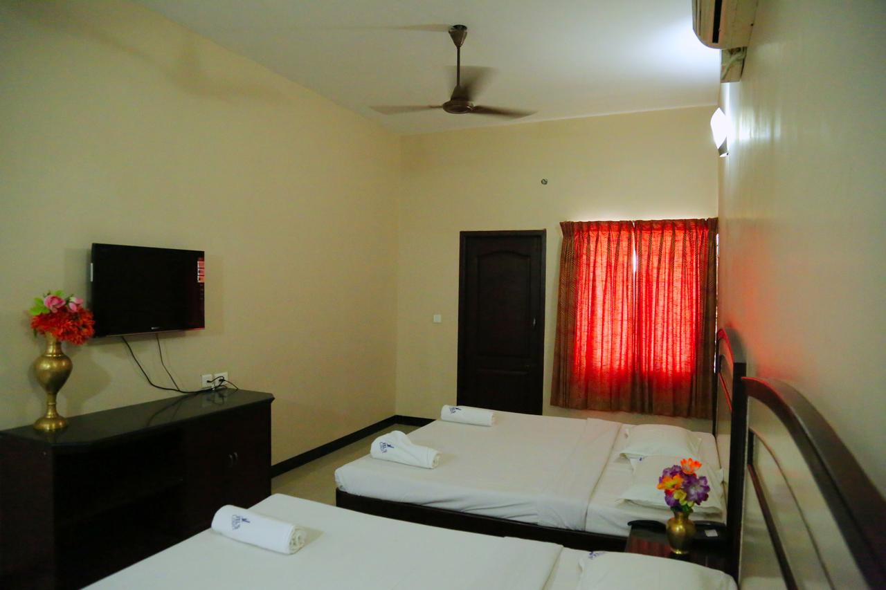Hotel Vels Court Пални Екстериор снимка