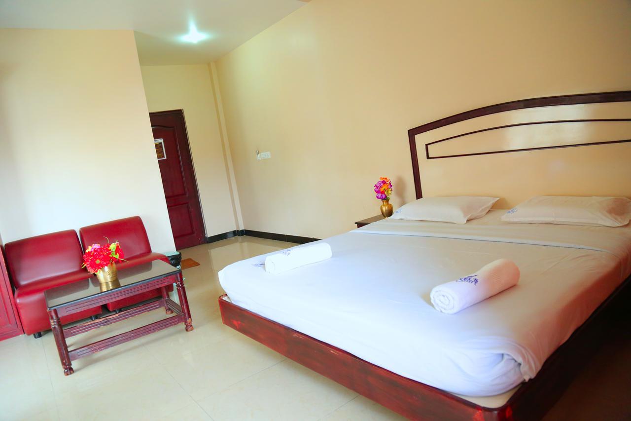 Hotel Vels Court Пални Екстериор снимка