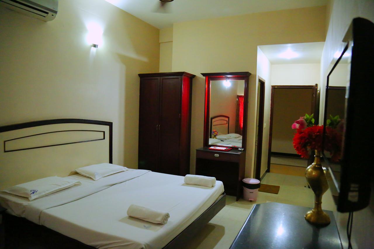 Hotel Vels Court Пални Екстериор снимка
