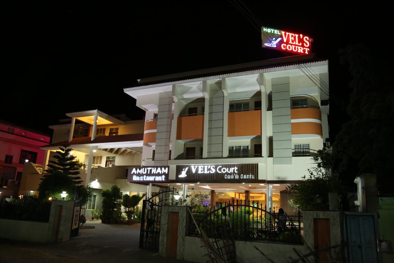 Hotel Vels Court Пални Екстериор снимка